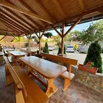 Casa Stef Gazde/Camere de închiriat *